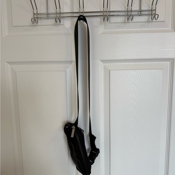 lululemon black belt bag - Picture 2 of 4